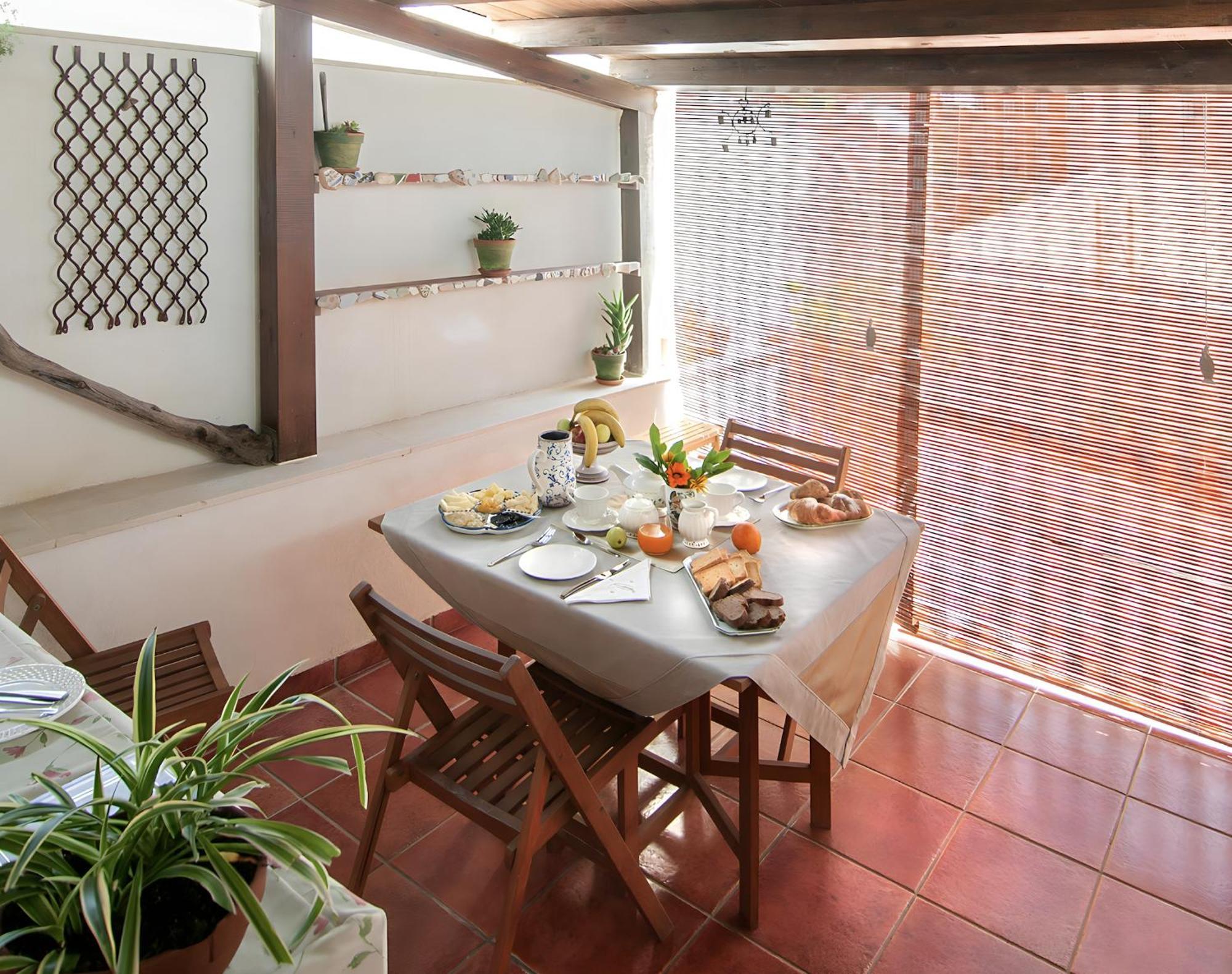 A Naca With Private Terrace Ortigia *